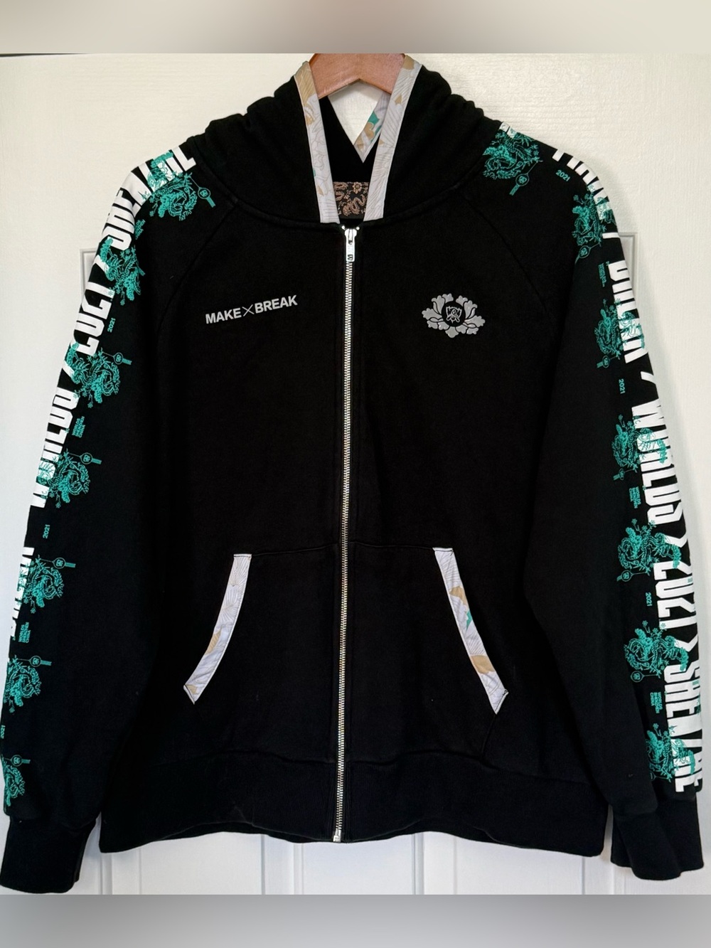 Riot Games League of Legends Worlds 2021 Make x Break Zip Hoodie Men’s L